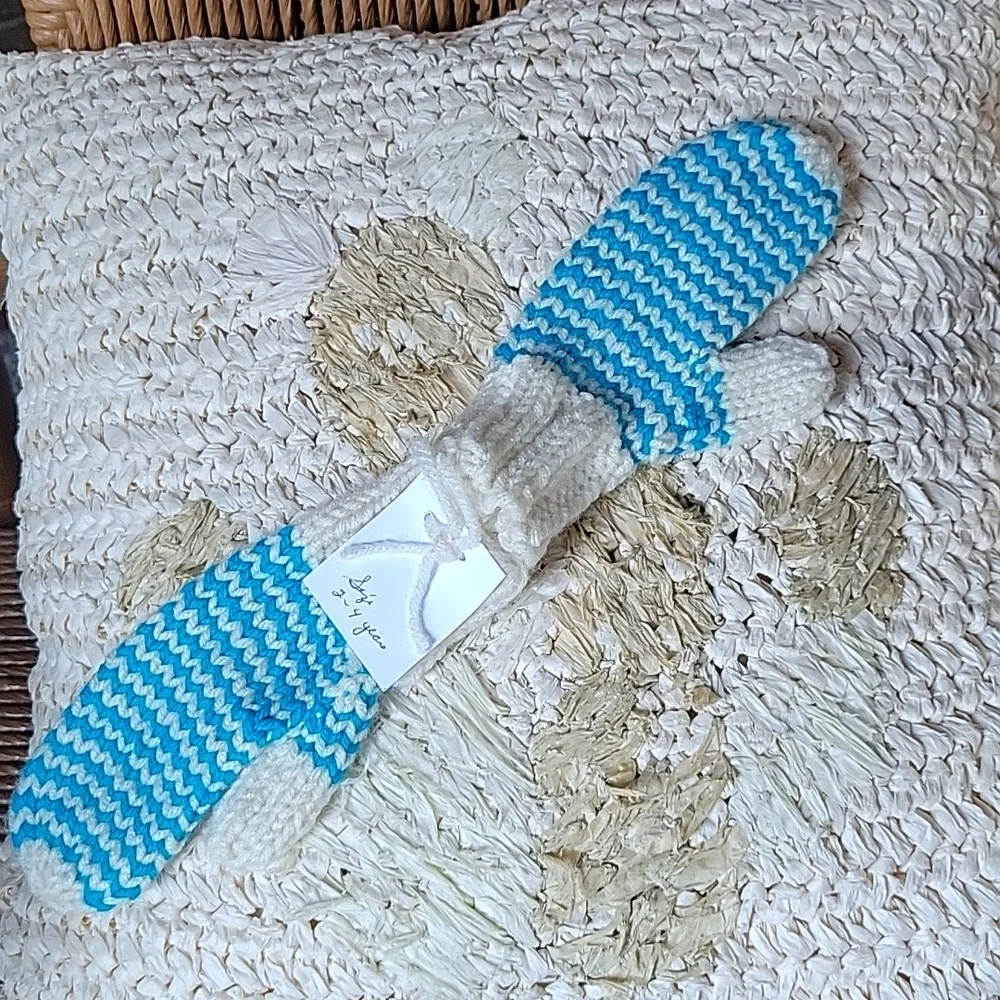 Handmade mittens, size 2-4 years